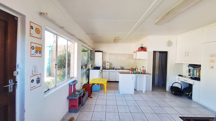 To Let 6 Bedroom Property for Rent in Bedelia Free State